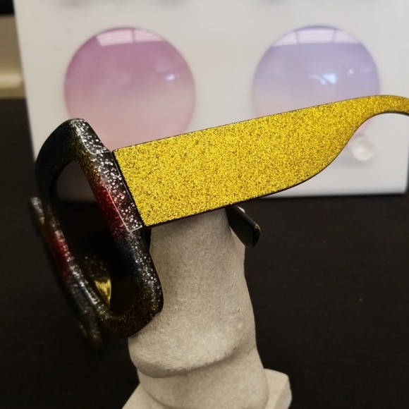 Sunglasses - Picture 2 of 3